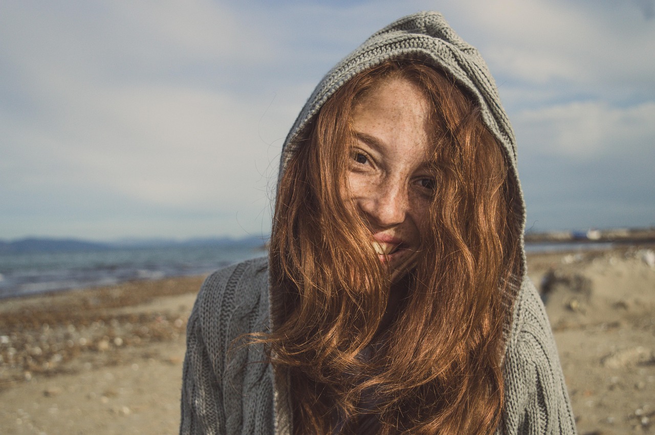 entdecken sie alles über sommersprossen: ursachen, pflege und wie sie sie stilvoll zur geltung bringen.