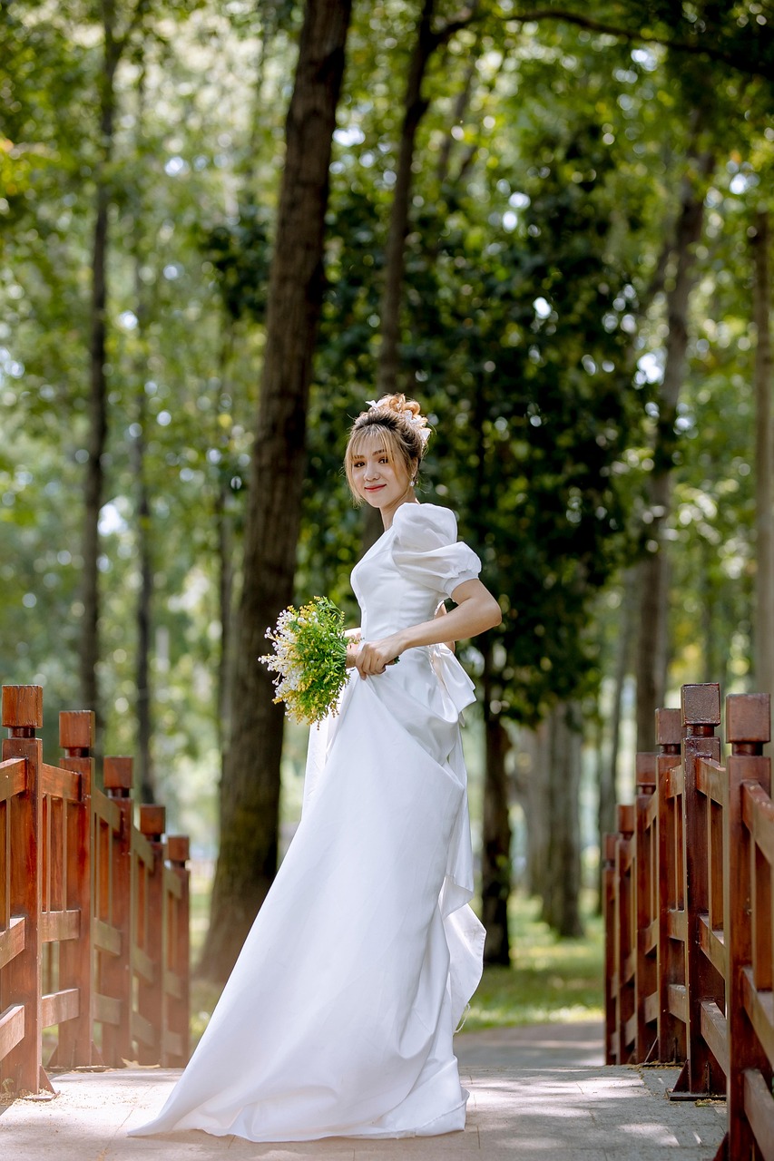 professionelles brautstyling für ihren großen tag – individuelle beratung, make-up und friseurservice für die perfekte hochzeitsfrisur und das strahlende brautmake-up.